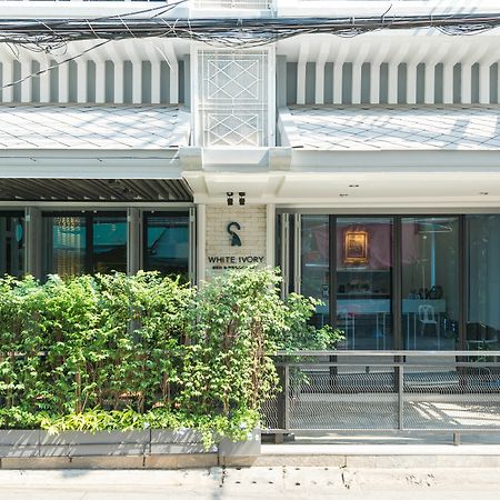 White Ivory Bed And Breakfast Bangkok Exteriör bild