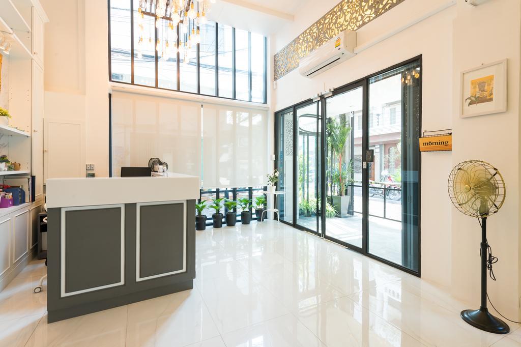 White Ivory Bed And Breakfast Bangkok Exteriör bild