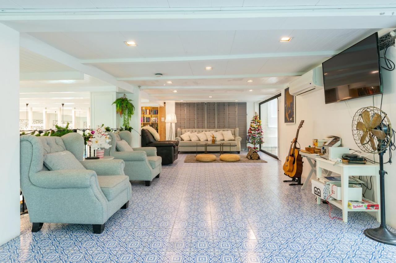 White Ivory Bed And Breakfast Bangkok Exteriör bild