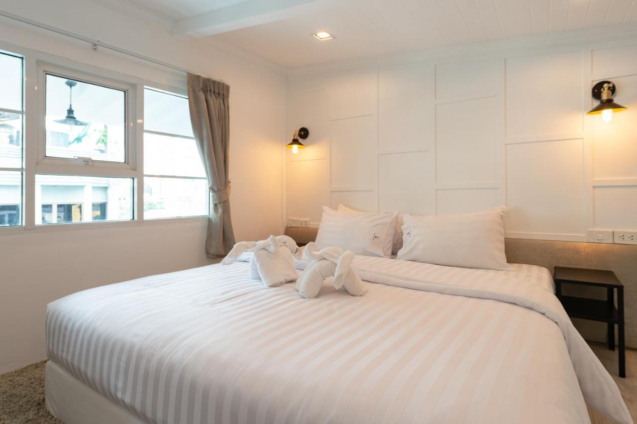 White Ivory Bed And Breakfast Bangkok Exteriör bild