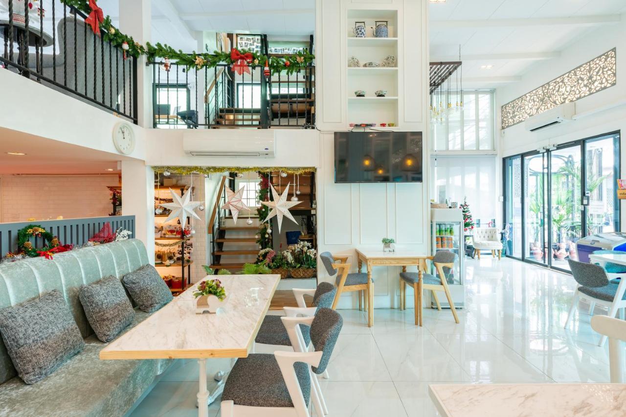 White Ivory Bed And Breakfast Bangkok Exteriör bild