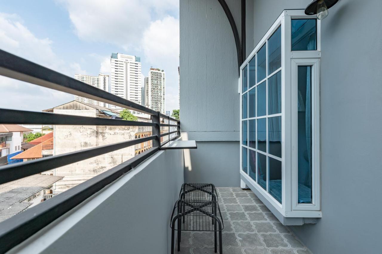 White Ivory Bed And Breakfast Bangkok Exteriör bild