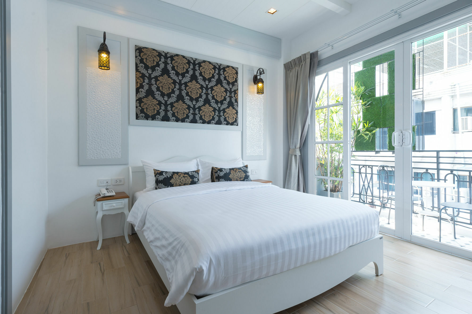White Ivory Bed And Breakfast Bangkok Exteriör bild