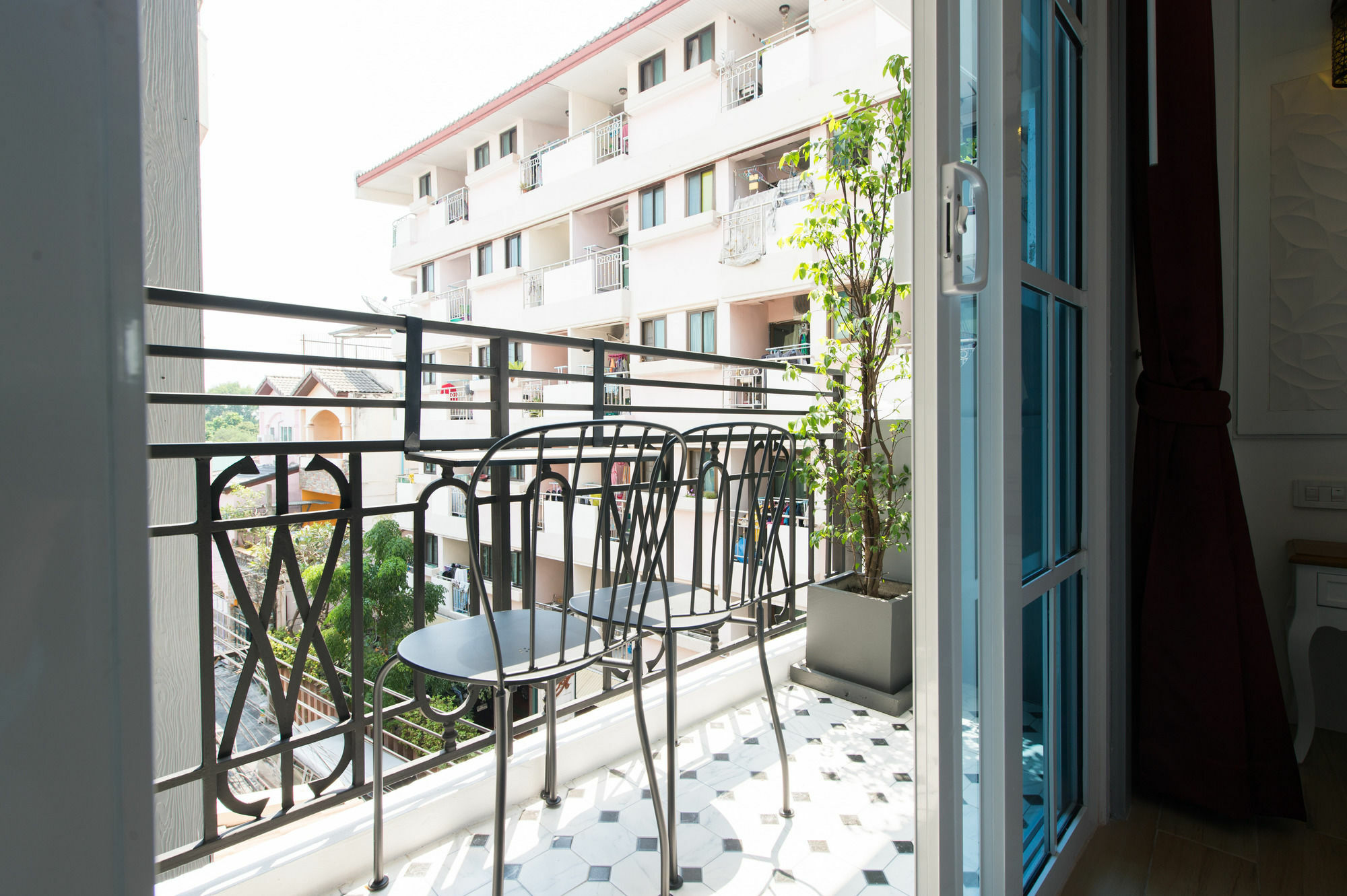White Ivory Bed And Breakfast Bangkok Exteriör bild